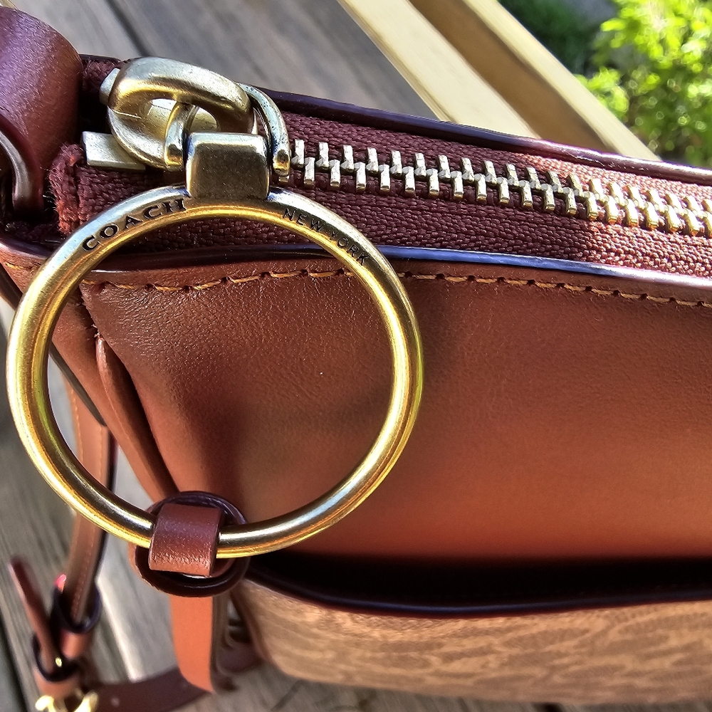 COACH -  Chaise Crossbody In Signature Canvas - Picture 9 of 12